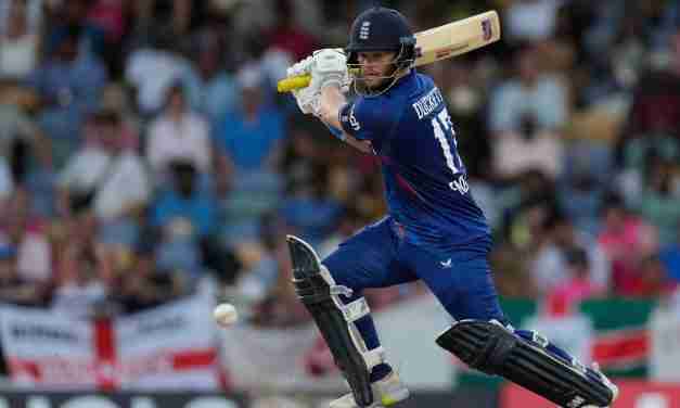 Ben Duckett helps England rally to 206 in ODI series decider against West Indies