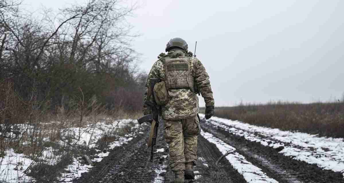 Ukraine-Russia – live: Kyiv’s troops ‘smell a Russian offensive coming’ amid fierce fighting in east