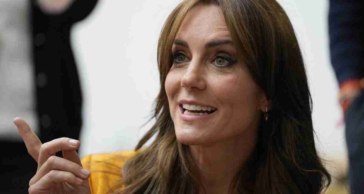 Kate Middleton – latest: Investigation as hospital staff ‘tried to access royal’s medical record’ after surgery