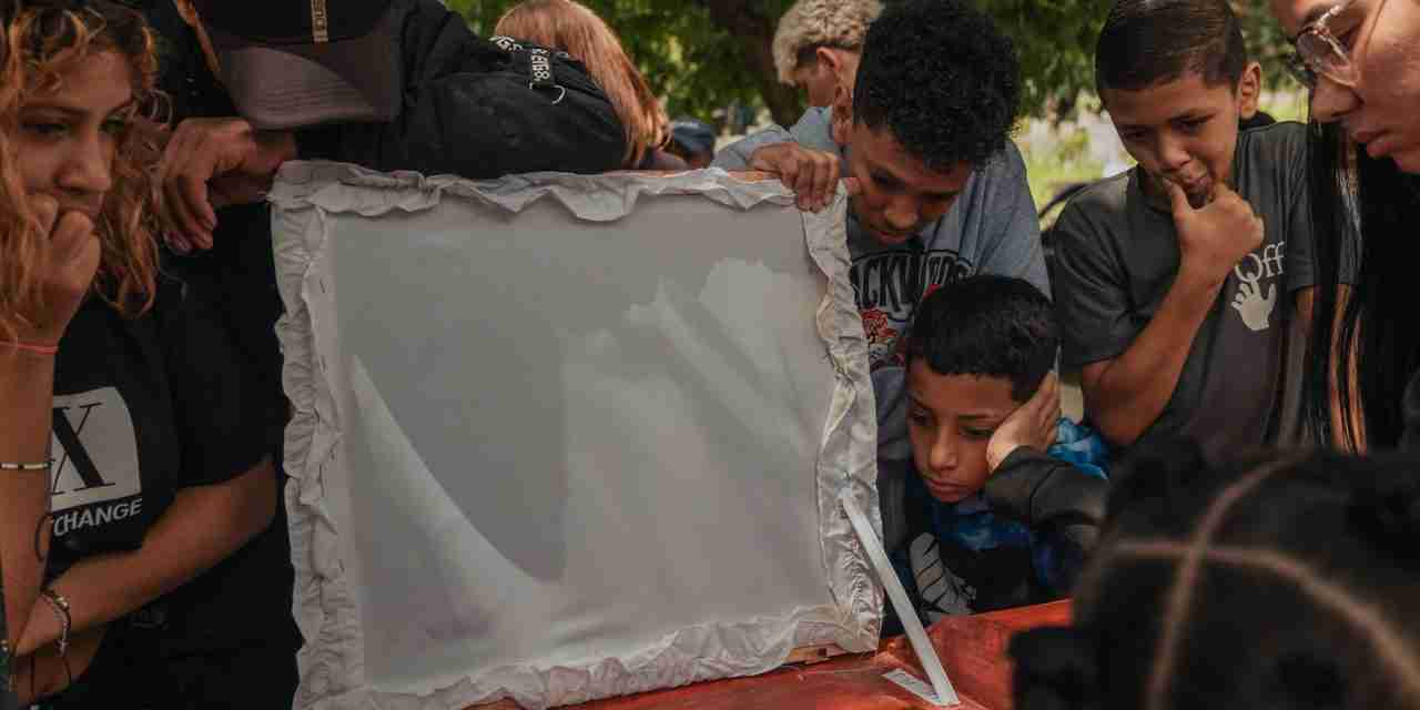 Venezuelans Mourn Loved Ones Killed in Protests, and Last Shreds of Democracy