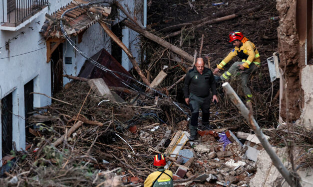 After Flash Floods in Spain, Rescuers and Residents Face a Grim Scene